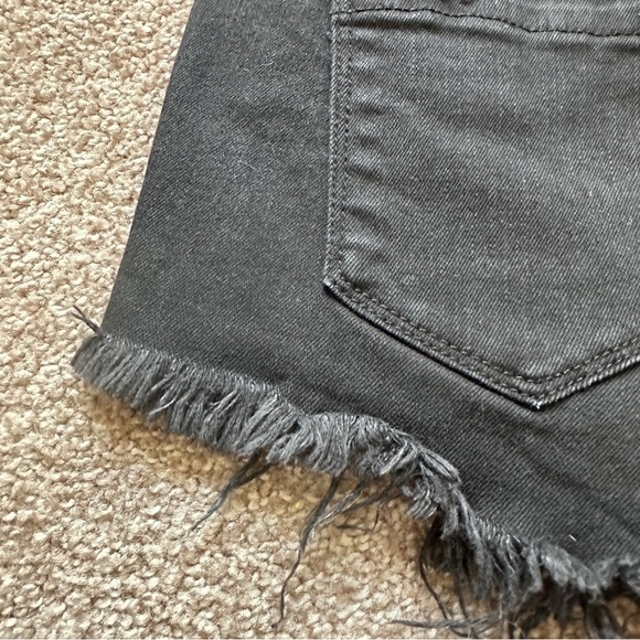 Blank NYC Black Denim Jean Shorts Frayed Hem Women’s Size 25 Grunge Summer - Picture 13 of 16